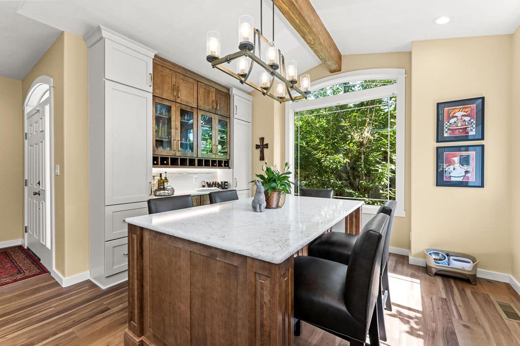 Kitchens & custom builds